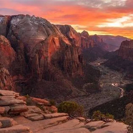 Sunset over Zion canyon